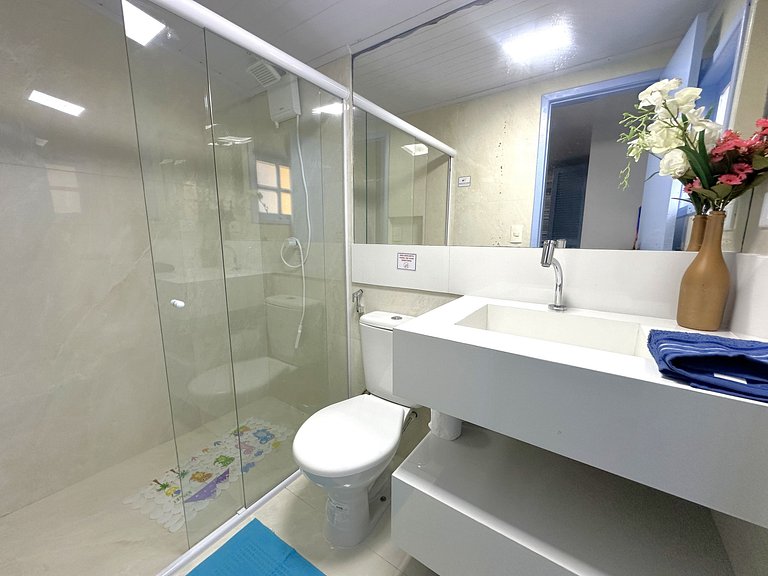 Casa buziana com piscina no melhor ponto de Geribá