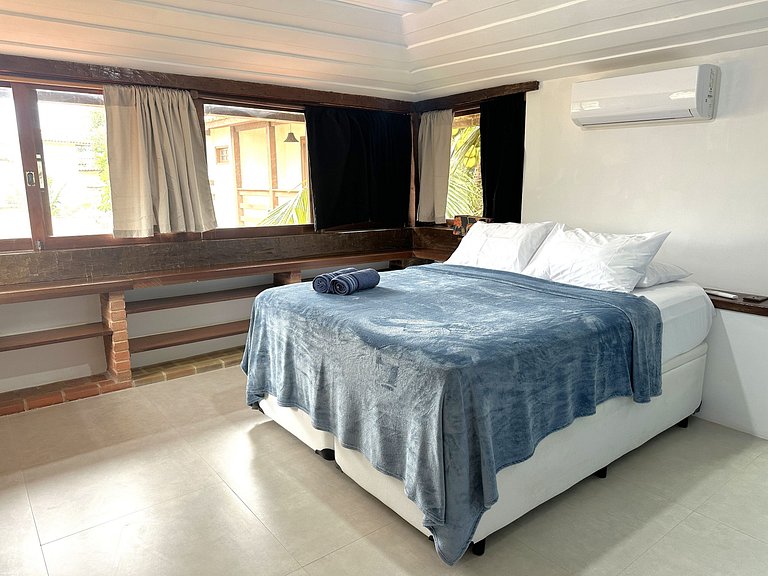 Casa buziana com piscina no melhor ponto de Geribá
