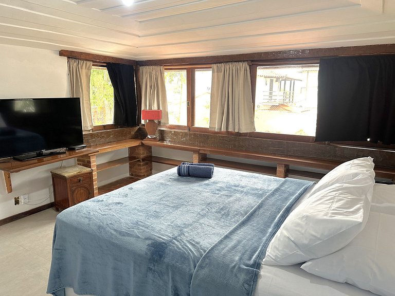 Casa buziana com piscina no melhor ponto de Geribá