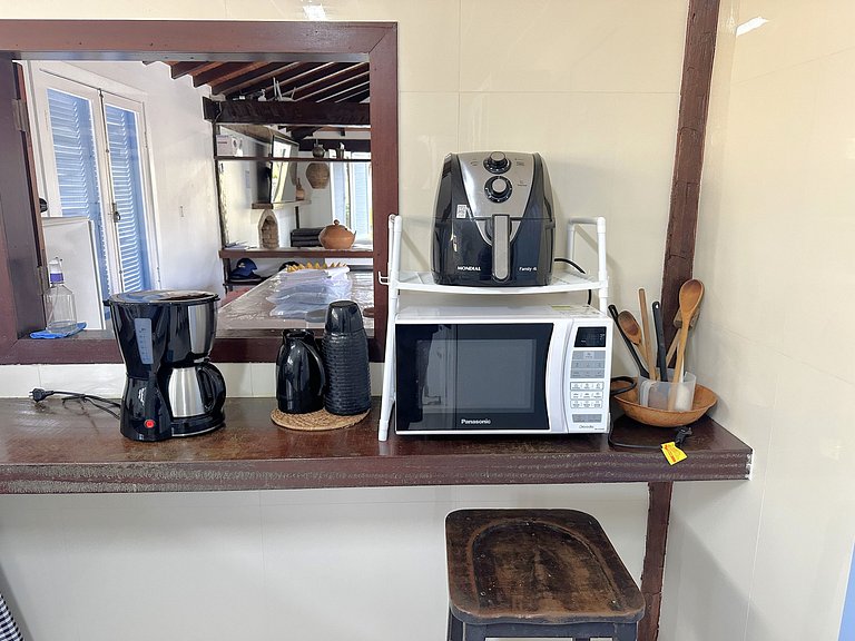 Casa buziana com piscina no melhor ponto de Geribá