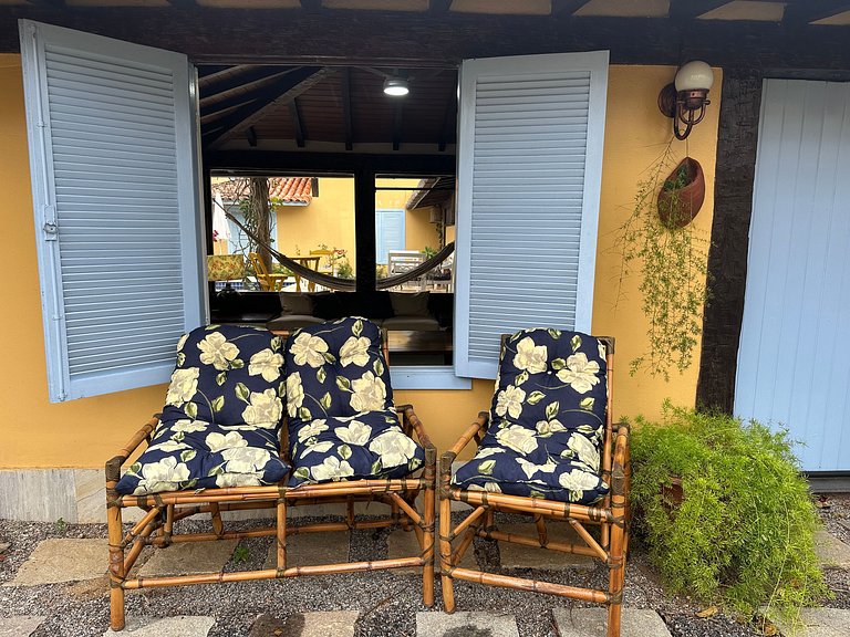 Casa buziana com piscina no melhor ponto de Geribá