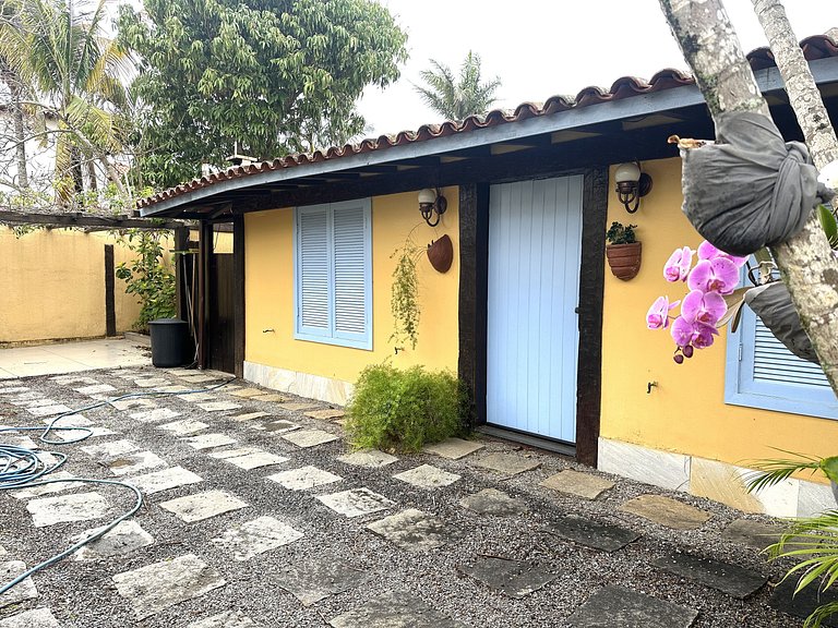 Casa buziana com piscina no melhor ponto de Geribá
