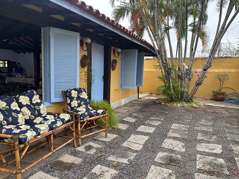 Casa buziana com piscina no melhor ponto de Geribá