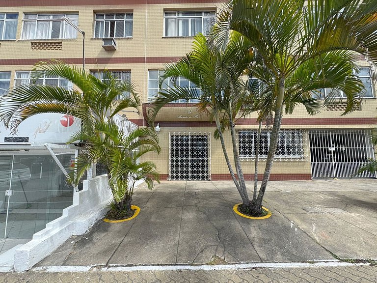 Apto na beira da praia do Centro | ROMM109