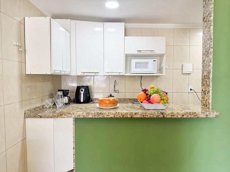 Apto na beira da praia do Centro | ROMM109