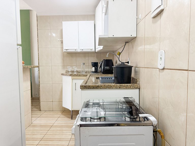 Apto na beira da praia do Centro | ROMM109