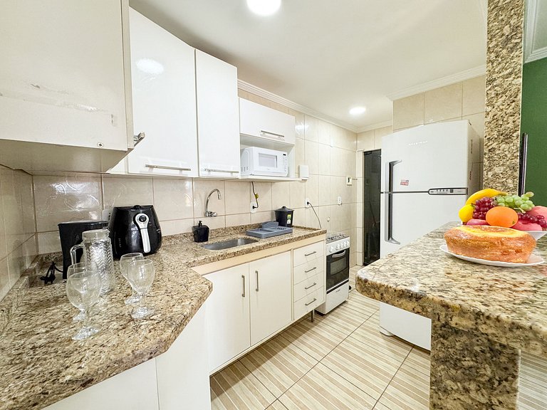 Apto na beira da praia do Centro | ROMM109