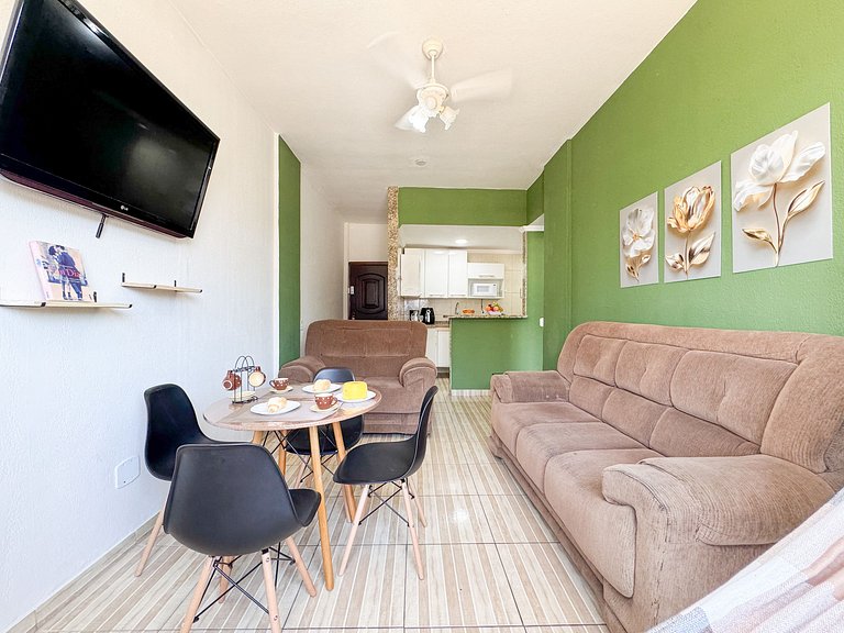 Apto na beira da praia do Centro | ROMM109