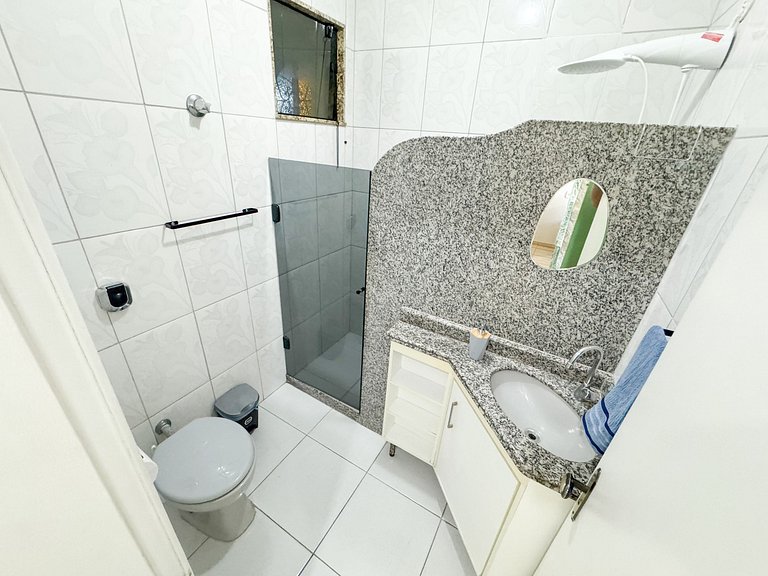 Apto na beira da praia do Centro | ROMM109