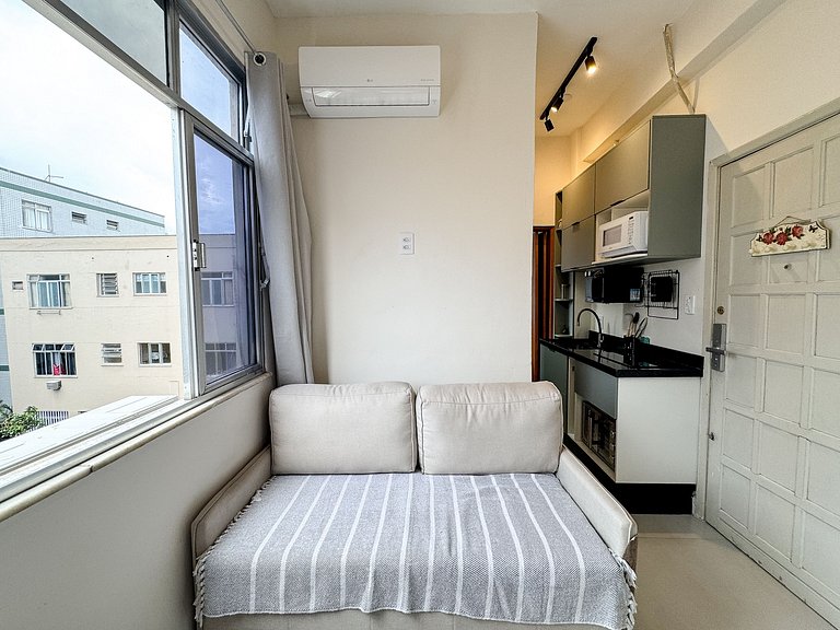 Ap. na beira da praia, ótima localização | ROMM318