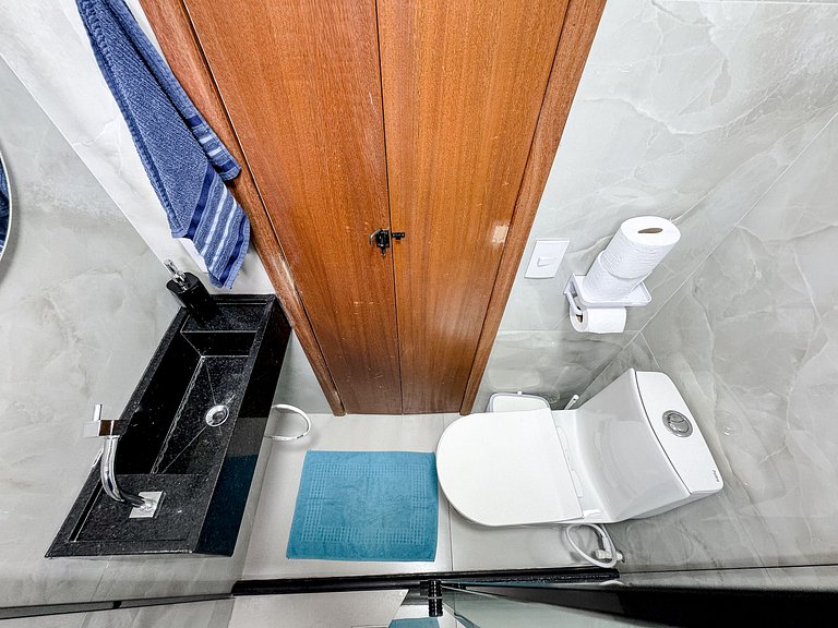 Ap. na beira da praia, ótima localização | ROMM318