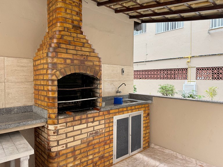 Ap. na beira da praia, ótima localização | ROMM318