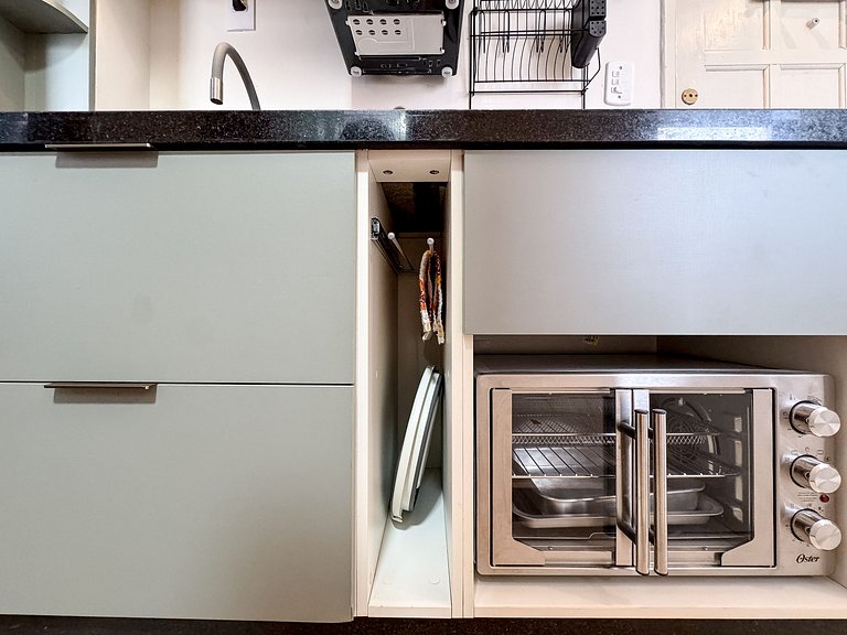 Ap. na beira da praia, ótima localização | ROMM318