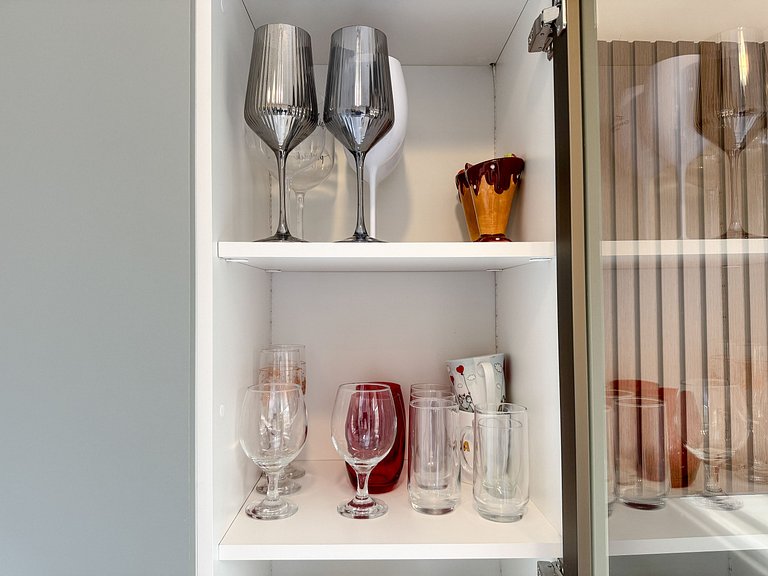 Ap. na beira da praia, ótima localização | ROMM318