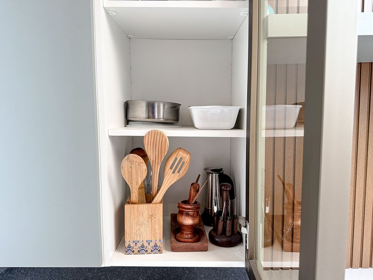 Ap. na beira da praia, ótima localização | ROMM318