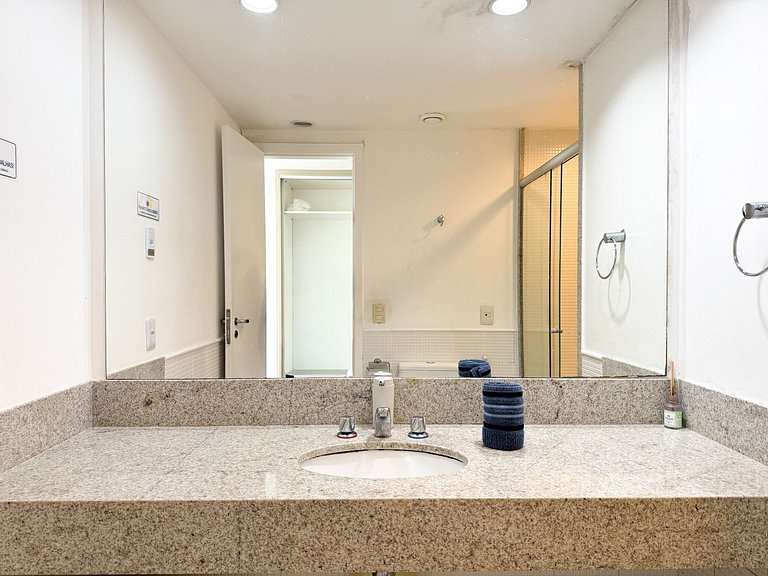 Loft de alto padrão a 100m da praia | MAMR607